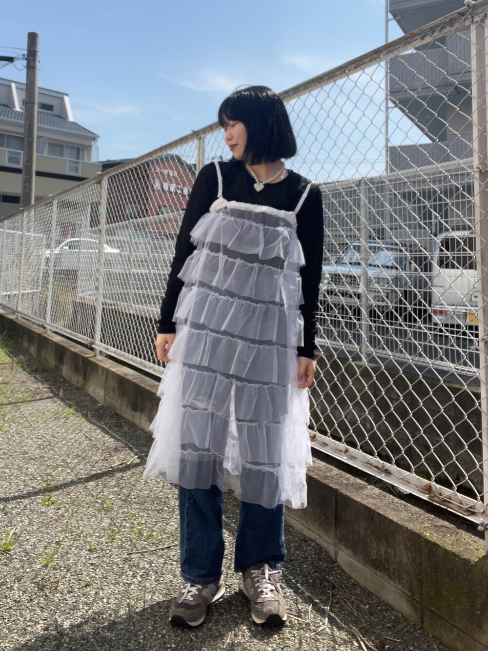 「春のおしゃ見えテクニック、休日スタイル、シンプルスタイル、チュールスカート、アパレルスタッフ、アパレル、出勤コーデ、ootd」｜「LOWRYS FARMの２ＷＡＹフリルチュールスカート　978001（スカート、ホワイト系）」を使った、暖乃さん（レディース・159cm）の春コーディネートの1枚目の写真