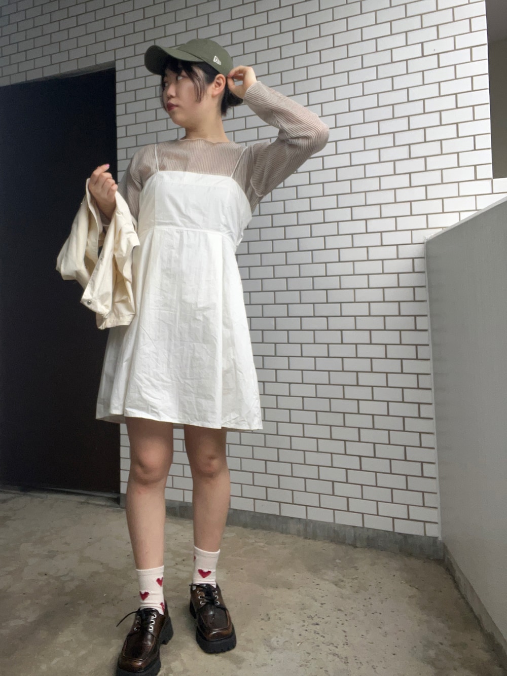 「オトナカジュアル、春服、LOWRYS FARM、LAGUA GEM、ootd、出勤コーデ、アパレルスタッフ、キャップ、ワンピース、チュニック」｜「LOWRYS FARMのアイテム（チュニック、ホワイト系）」を使った、暖乃さん（レディース・159cm）の春コーディネートの1枚目の写真