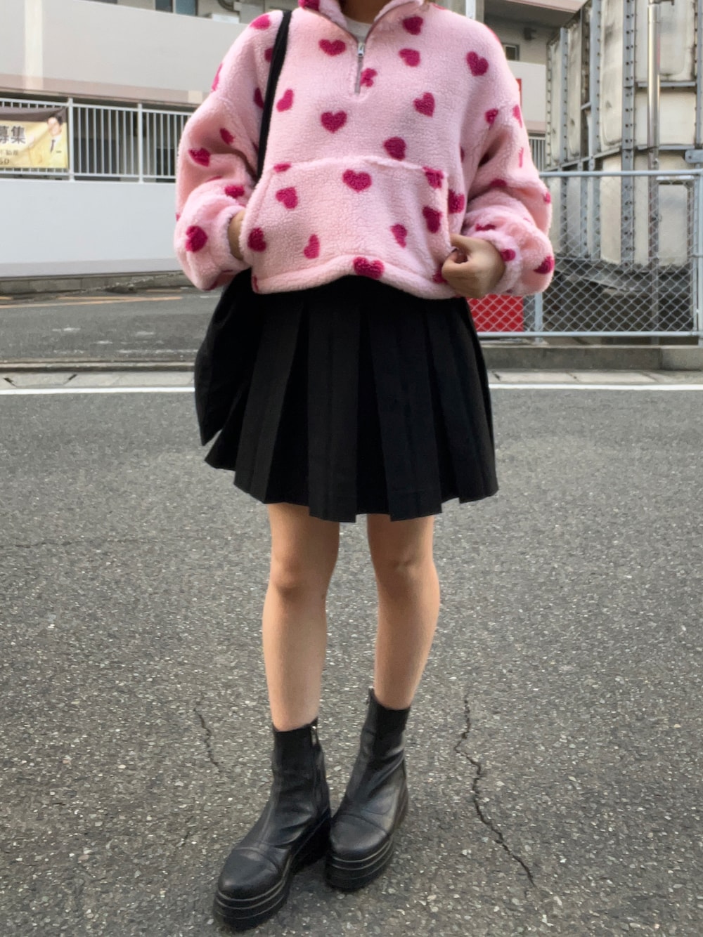 「出勤コーデ、ootd、ハート、ハーフジップ、冬服、w closet」｜「w closetのアイテム（トップス、ピンク系）」を使った、暖乃さん（レディース・159cm）の冬コーディネートの1枚目の写真