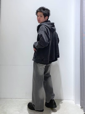 「LAKOLE（ラコレ）のアイテム（パーカー）」を使った、せとやんさん（メンズ・170cm）の冬コーディネート