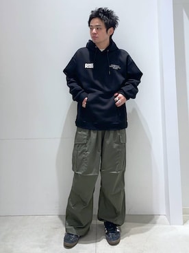 「LAKOLE（ラコレ）のアイテム（パーカー）」を使った、せとやんさん（メンズ・170cm）の冬コーディネート