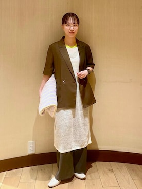 「アイテム（テーラードジャケット）」を使った、中林さん（レディース・157cm）の夏コーディネート