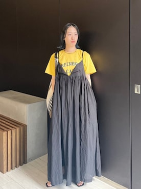 「アイテム（トートバッグ、ブルー系）」を使った、中林さん（レディース・157cm）の夏コーディネート