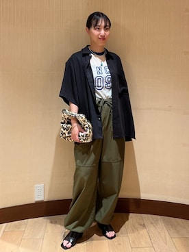 「シップス」｜「アイテム（カーゴパンツ）」を使った、中林さん（レディース・157cm）の夏コーディネート