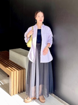 「アイテム（タンクトップ、ブルー系）」を使った、中林さん（レディース・157cm）の秋コーディネート