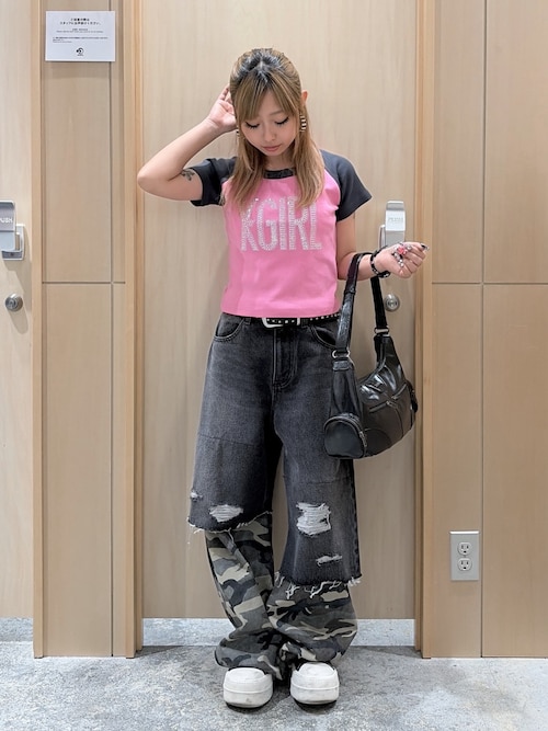 RHINESTONE VERTICAL LOGO RAGLAN S/S BABY TEE（Tシャツ/カットソー