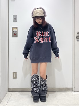 「アイテム（レッグウォーマー）」を使った、シものゆいかさん（レディース・145cm）の秋コーディネート