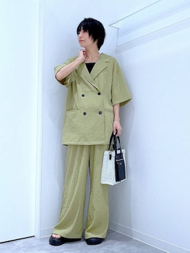 「アイテム（テーラードジャケット、グリーン系）」を使った、あおき@LAKOLE海老名さん（レディース・156cm）の夏コーディネート
