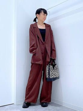 「アイテム（テーラードジャケット、レッド系）」を使った、あおき@LAKOLE海老名さん（レディース・156cm）の秋コーディネート