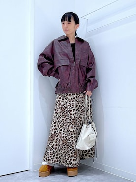 「アイテム（ブルゾン、レッド系）」を使った、あおき@LAKOLE海老名さん（レディース・156cm）の秋コーディネート