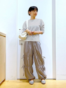 「アイテム（バレッタ/ヘアクリップ、グレー系）」を使った、あおき@LAKOLE海老名さん（レディース・156cm）の秋コーディネート