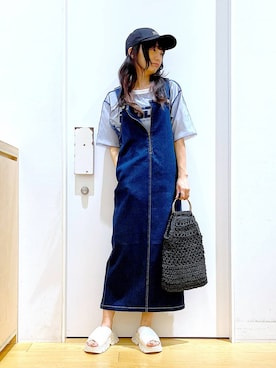 「若見え」｜「アイテム（ジャンパースカート）」を使った、あおき@LAKOLE海老名さん（レディース・156cm）の春コーディネート