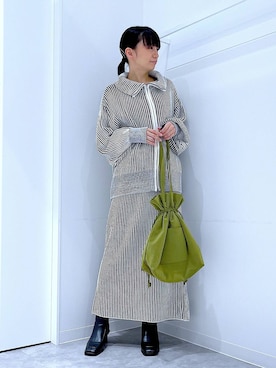 「アイテム（バッグ、グリーン系）」を使った、あおき@LAKOLE海老名さん（レディース・156cm）の冬コーディネート