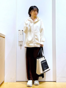 「アイテム（スカート、ブラウン系）」を使った、あおき@LAKOLE海老名さん（レディース・156cm）の冬コーディネート
