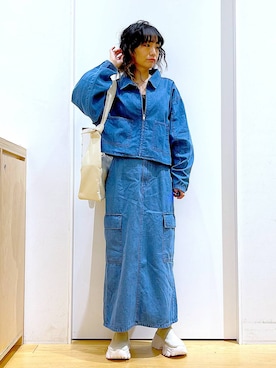 「若見え」｜「アイテム（デニムジャケット）」を使った、あおき@LAKOLE海老名さん（レディース・156cm）の春コーディネート