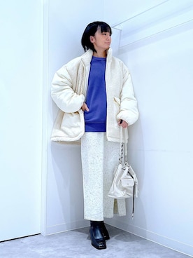 「アイテム（スカート、ベージュ系）」を使った、あおき@LAKOLE海老名さん（レディース・156cm）の冬コーディネート