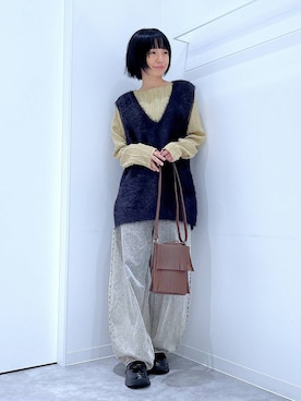 「アイテム（デニムパンツ、ベージュ系）」を使った、あおき@LAKOLE海老名さん（レディース・156cm）の秋コーディネート