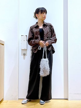 「アイテム（バレッタ/ヘアクリップ、グレー系）」を使った、あおき@LAKOLE海老名さん（レディース・156cm）の秋コーディネート