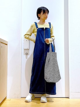 「若見え」｜「アイテム（ジャンパースカート）」を使った、あおき@LAKOLE海老名さん（レディース・156cm）の秋コーディネート