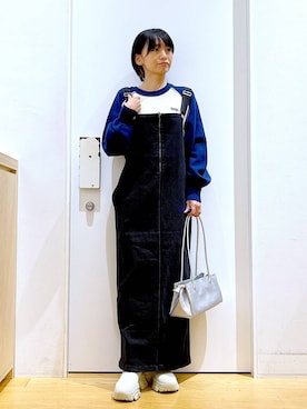 「若見え」｜「アイテム（ジャンパースカート）」を使った、あおき@LAKOLE海老名さん（レディース・156cm）の冬コーディネート