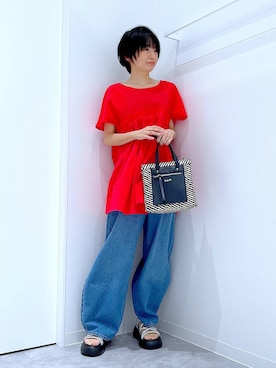 「アイテム（チュニック、レッド系）」を使った、あおき@LAKOLE海老名さん（レディース・156cm）の夏コーディネート