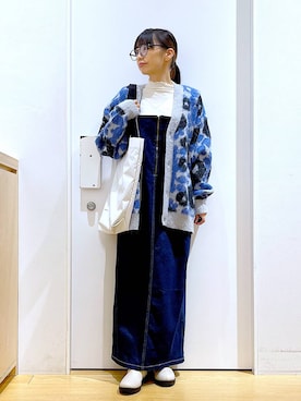 「若見え」｜「アイテム（ジャンパースカート）」を使った、あおき@LAKOLE海老名さん（レディース・156cm）の冬コーディネート