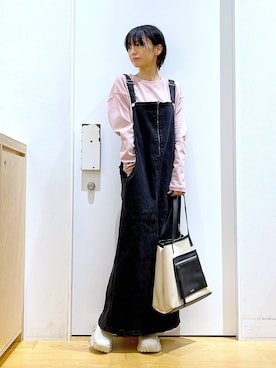 「若見え」｜「アイテム（ジャンパースカート）」を使った、あおき@LAKOLE海老名さん（レディース・156cm）の秋コーディネート