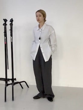 「URBAN RESEARCH（アーバンリサーチ）のnew basic　FORM SLEEVE STRIPE SHIRT（シャツ/ブラウス、ホワイト系）」を使った、momokaさん（レディース・155cm）の秋コーディネート