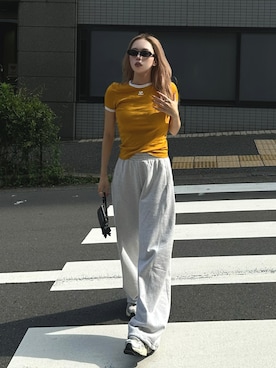 「アイテム（スウェットパンツ）」を使った、Tsujita Rinoさん（レディース・153cm）の秋コーディネート