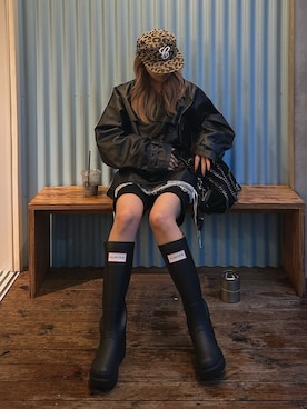 「アイテム（レインシューズ）」を使った、Tsujita Rinoさん（レディース・153cm）の秋コーディネート