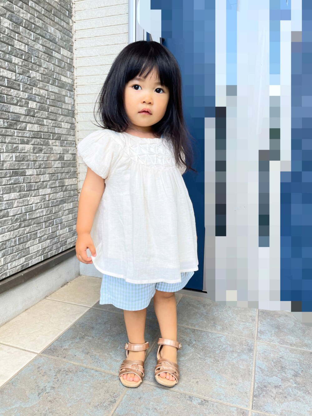 「夏コーデ、プティマイン(petit main)、プティマイン、ミッフィー、カジュアルコーデ、カジュアルガーリー」｜「petit mainのスモッキングブラウス（シャツ/ブラウス、ホワイト系）」を使った、あーたん♡りったんさん（キッズ・80cm）の夏コーディネートの1枚目の写真