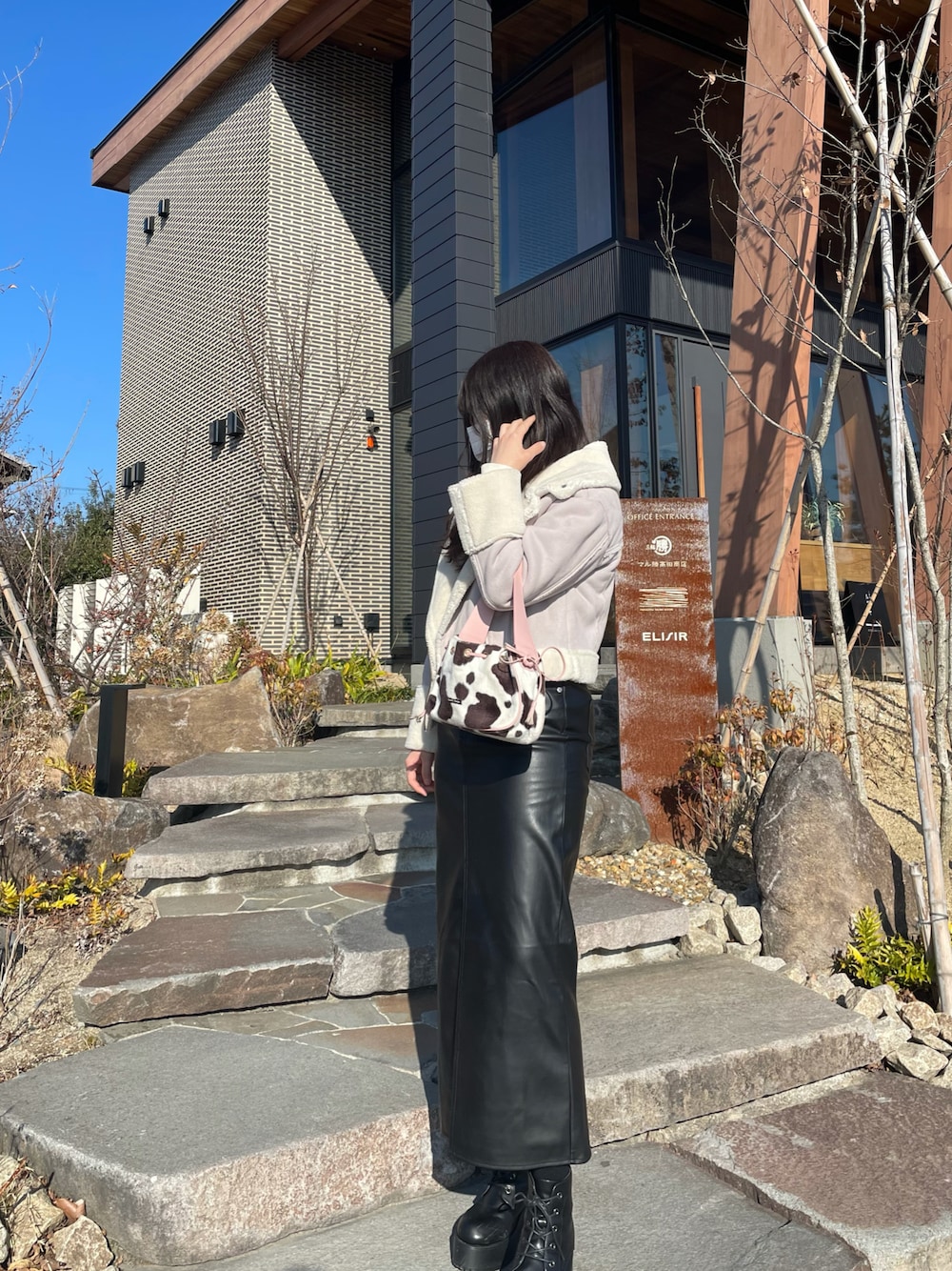 「休日スタイル」｜「Heatherのライダースジャケット（ライダースジャケット、パープル系）」を使った、Saさん（レディース・164cm）の冬コーディネートの1枚目の写真