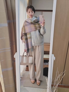 「Johnstons of Elgin（ジョンストンズオブエルガン）のアイテム」を使った、akariさん（レディース・157cm）の冬コーディネート