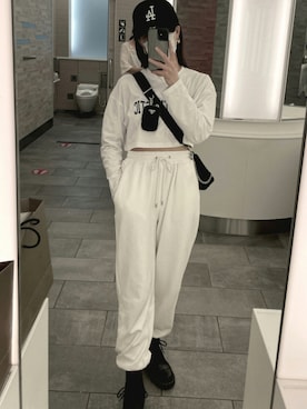 「SPINNS（スピンズ）のロゴ刺繍 ショート丈長袖Tシャツ（Tシャツ/カットソー）」を使った、𝐦..相互さん（レディース・162cm）の秋コーディネート