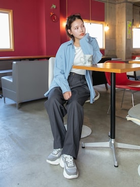 「アイテム（スラックス）」を使った、mizota yayoiさん（レディース・161cm）の秋コーディネート