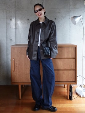 「CHARLES & KEITH（チャールズ & キース）のIvette イヴェット ウーブンショルダーバッグ（ショルダーバッグ、ブラック系）」を使った、mizota yayoiさん（レディース・163cm）の秋コーディネート