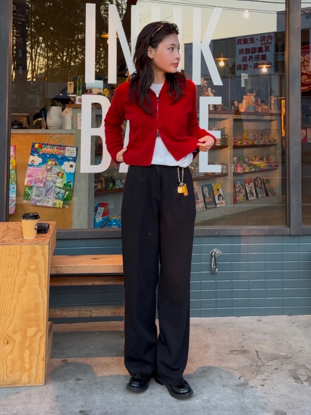 「カジュアル、カジュアルコーデ、お出かけコーデ、シンプルコーデ、シンプル、UNIQLO、ootd、リラックススタイル、デートコーデ、ローファー」｜「BULVBUTINGのアイテム（ローファー、ブラック系）」を使った、mizota yayoiさん（レディース・162cm）の冬コーディネートの1枚目の写真