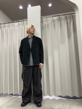 「SENSE OF PLACE by URBAN RESEARCH(センスオブプレイスバイアーバンリサーチ)の『イージーケア/速乾』リネンライクダブルテーラードジャケット(テーラードジャケット、ブラック系)」を使った、もりたさん(メンズ・169cm)の春コーディネート