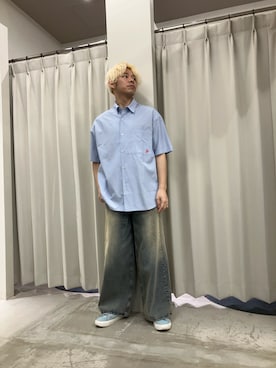 「SENSE OF PLACE by URBAN RESEARCH(センスオブプレイスバイアーバンリサーチ)の『別注』LOVE POP STUDIO×SENSE OF PLACE シャツ(シャツ/ブラウス、ブルー系)」を使った、もりたさん(メンズ・169cm)の春コーディネート