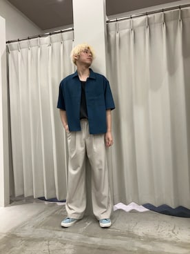 「SENSE OF PLACE by URBAN RESEARCH(センスオブプレイスバイアーバンリサーチ)の『速乾』ドライタッチ2タックワイドパンツ(その他パンツ、ベージュ系)」を使った、もりたさん(メンズ・169cm)の春コーディネート