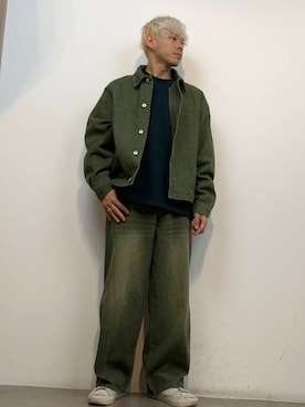 「アイテム（デニムジャケット、グリーン系）」を使った、もりたさん（メンズ・168cm）の秋コーディネート