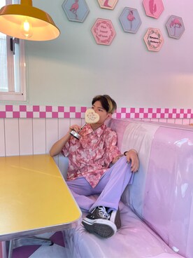 「CONVERSE（コンバース）のアイテム（その他シューズ）」を使った、文さん（メンズ・160cm）の秋コーディネート