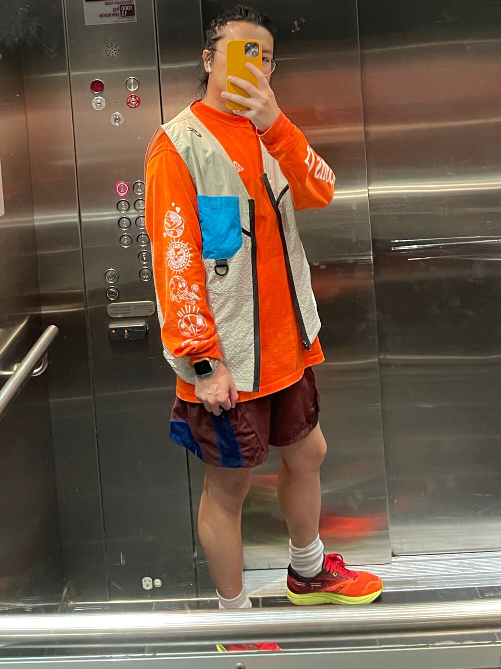 「NIKE、NIKEACG、running」｜「NIKE ACGのアイテム（Tシャツ/カットソー、オレンジ系）」を使った、李瑞可さん（メンズ・170cm）の春コーディネートの1枚目の写真