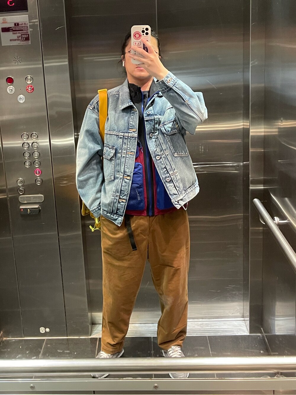 「MUJI、NIKEACG、Levi's、type2」｜「mujiのアイテム（チノパンツ、ブラウン系）」を使った、李瑞可さん（メンズ・170cm）の春コーディネートの1枚目の写真