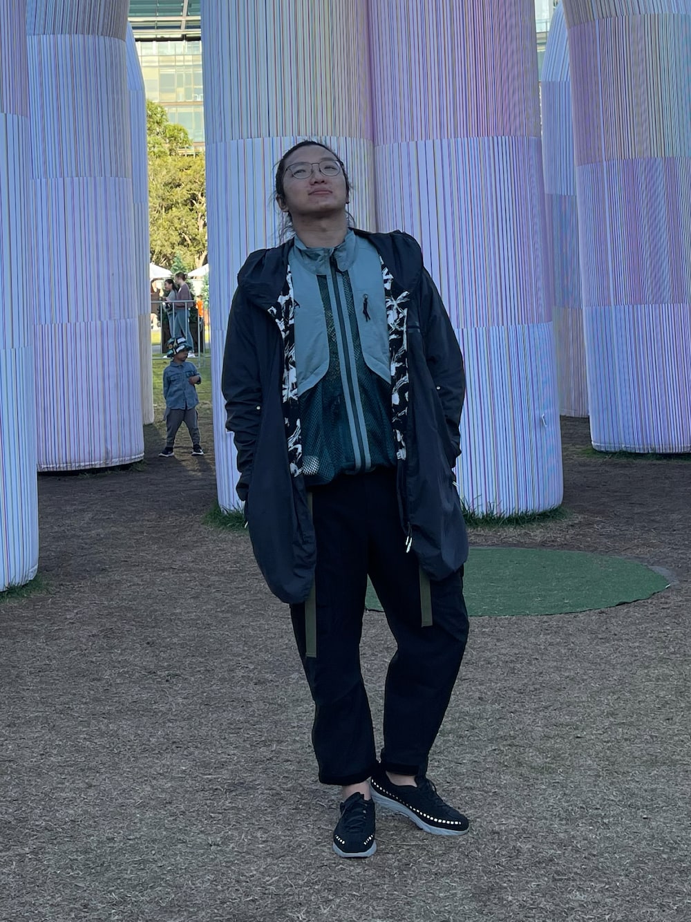 「sydney、summer、fall、Australia」｜「ASICSのアイテム（ピーコート、ブラック系）」を使った、李瑞可さん（メンズ・170cm）の冬コーディネートの1枚目の写真