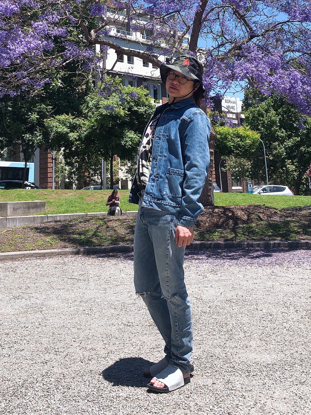 「sydney、Australia」｜「Levi'sのアイテム（デニムジャケット、ブルー系）」を使った、李瑞可さん（メンズ・170cm）の冬コーディネートの1枚目の写真