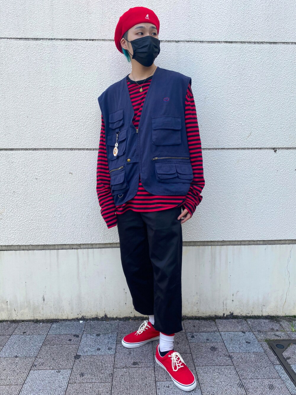 「古着、ボーダー、レッド、赤、ベスト、プチプラ、KANGOL、ハンチング、大人コーデ、古着MIX、Polo Ralph Lauren、秋コーデ、シェフパンツ、秋トレンド2021、だから秋服が好き」｜「usedのアイテム（ベスト、ブルー系）」を使った、TAIYOさん（メンズ・174cm）の秋コーディネートの1枚目の写真