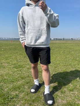 「LOS ANGELES APPAREL（ロサンゼルスアパレル）のアイテム（パーカー）」を使った、安藤直輝さん（メンズ・168cm）の秋コーディネート