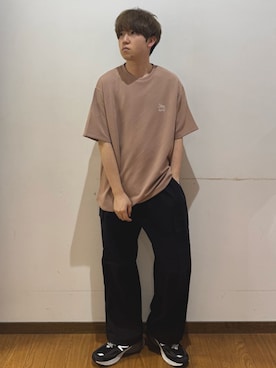 「ITEMS URBANRESEARCH（アイテムズ アーバンリサーチ）の高機能 ウエストイージーポリカーゴパンツ（その他パンツ、ブラック系）」を使った、yukiさん（メンズ・167cm）の春コーディネート