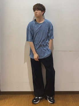 「ITEMS URBANRESEARCH（アイテムズ アーバンリサーチ）の高機能 ウエストイージーポリカーゴパンツ（その他パンツ、ブラック系）」を使った、yukiさん（メンズ・167cm）の春コーディネート